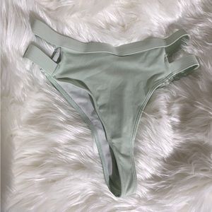 Shein high rise bikini bottom‎ size L